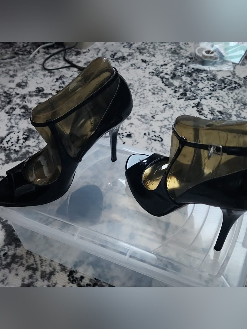 Guess Heels - Picture 2 of 3